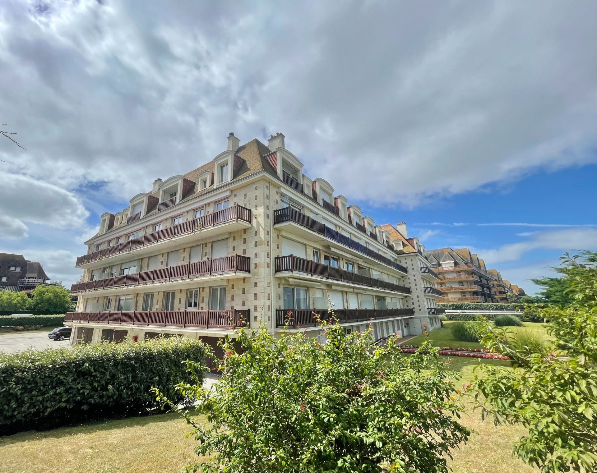 apartment 4 Rooms for sale on DEAUVILLE (14800)