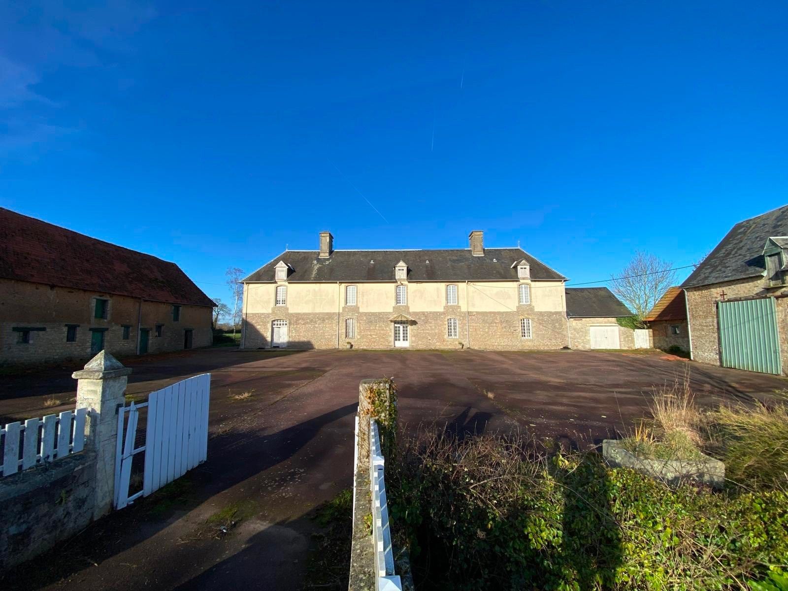 farm complex 8 Rooms for sale on CARENTAN LES MARAIS (50500)