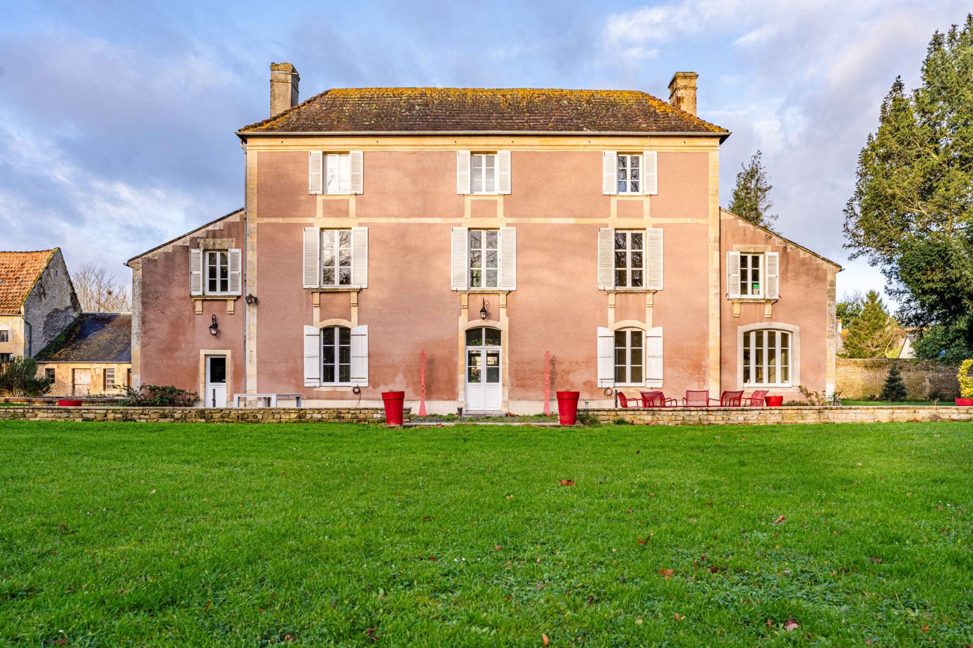 mansion 10 Rooms for sale on COLOMBY ANGUERNY (14610)