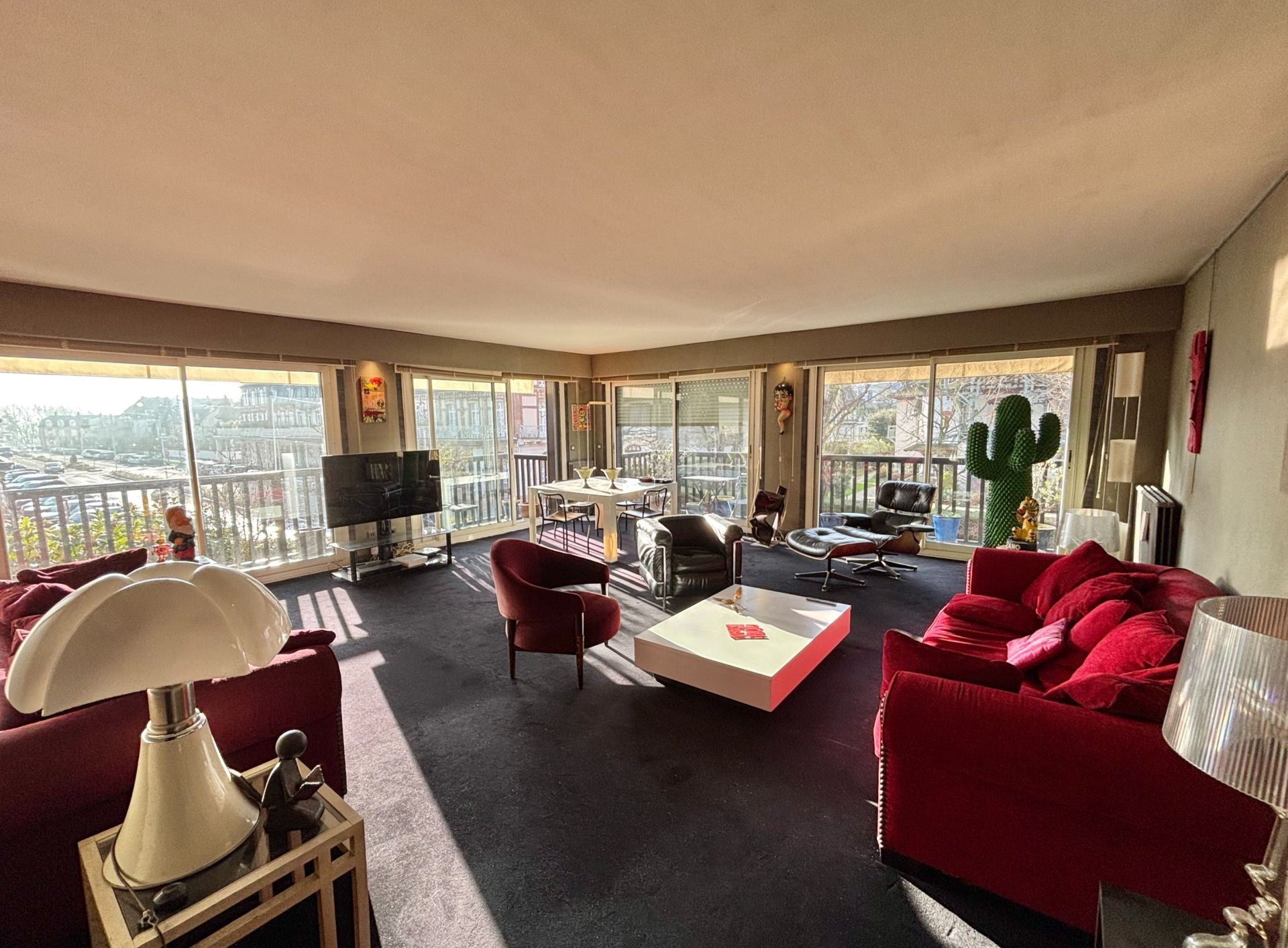 apartment 5 Rooms for sale on DEAUVILLE (14800)